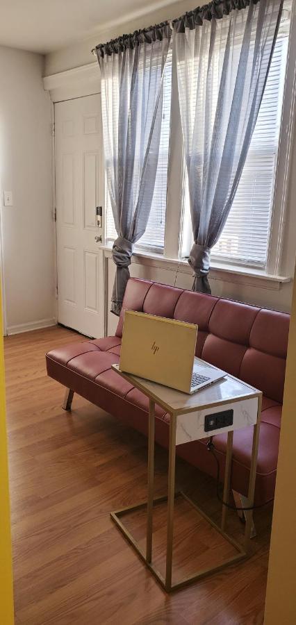 Cozy 1 Bedroom, 1 Min From Irving Park Blue Line, Free Parking 시카고 외부 사진
