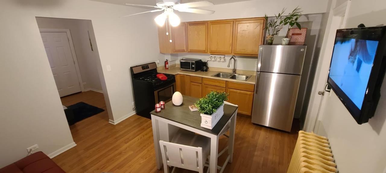 Cozy 1 Bedroom, 1 Min From Irving Park Blue Line, Free Parking 시카고 외부 사진